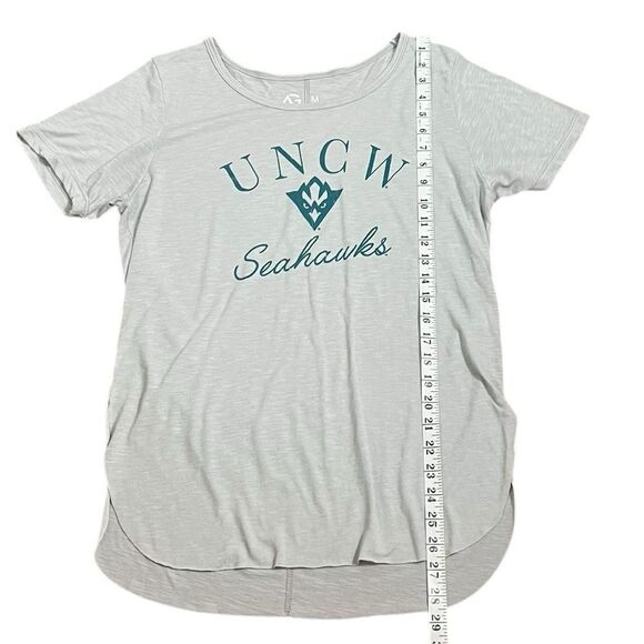 UNC Wilmington Seahawks Light Gray Women's Top, Size M - Picture 4 of 5